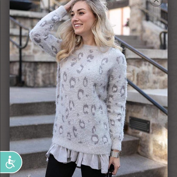 Grace Lace Snow Leopard Sweater L 